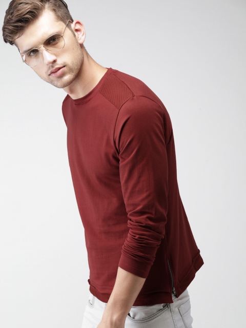 

Mast & Harbour Men Maroon Solid Round Neck T-shirt