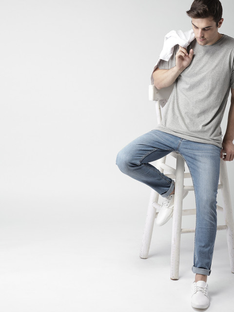 

Mast & Harbour Men Grey Melange Solid Round Neck T-shirt