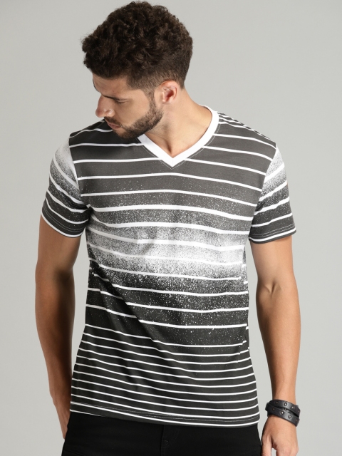 

Roadster Men Grey Striped V-Neck T-shirt