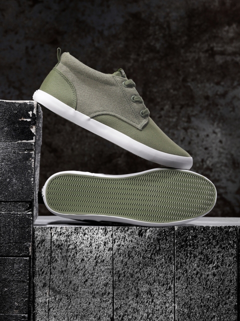 

Roadster Men Olive Green Solid Mid-Top Sneakers