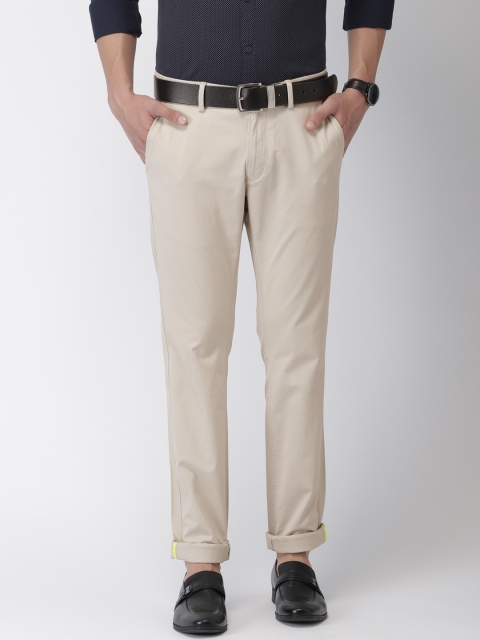 

Indian Terrain Men Beige Brooklyn Slim Fit Solid Chinos