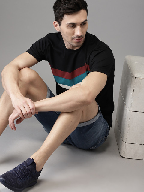 

HERE&NOW Men Black Striped Round Neck T-shirt