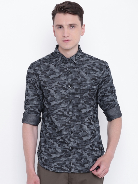 

CAMLA Men Black & Grey Slim Fit Camouflage Print Casual Shirt