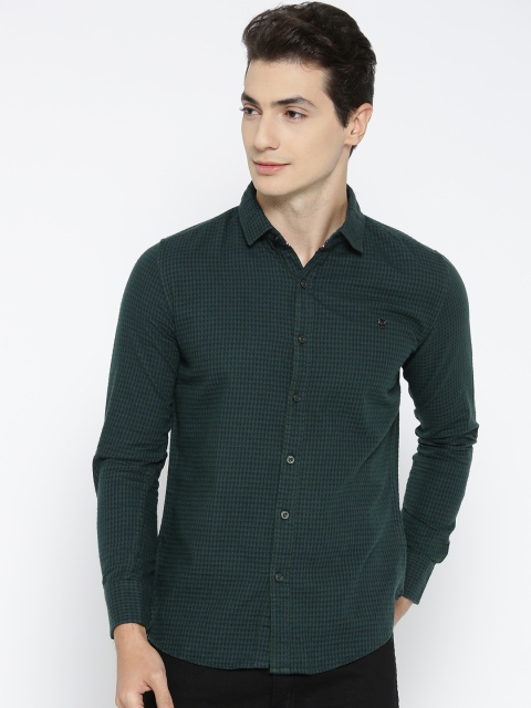 

CAMLA Men Green & Navy Blue Slim Fit Checked Casual Shirt