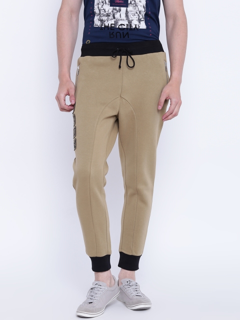 

CAMLA Men Beige Solid Joggers