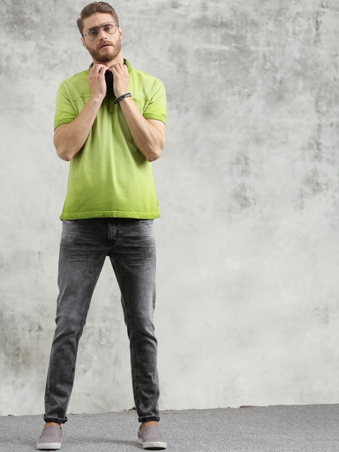 

Breakbounce Men Green Solid Polo Collar T-shirt