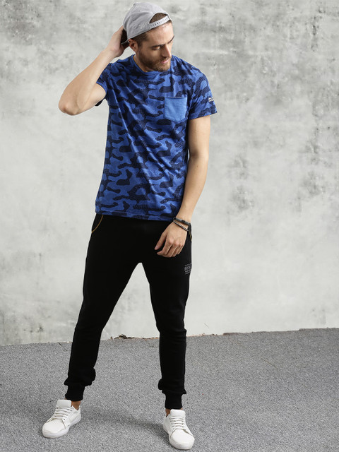 

Breakbounce Men Blue Printed Round Neck T-shirt