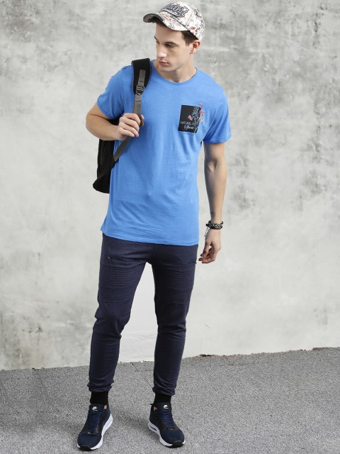 

Breakbounce Men Blue Solid Round Neck T-shirt