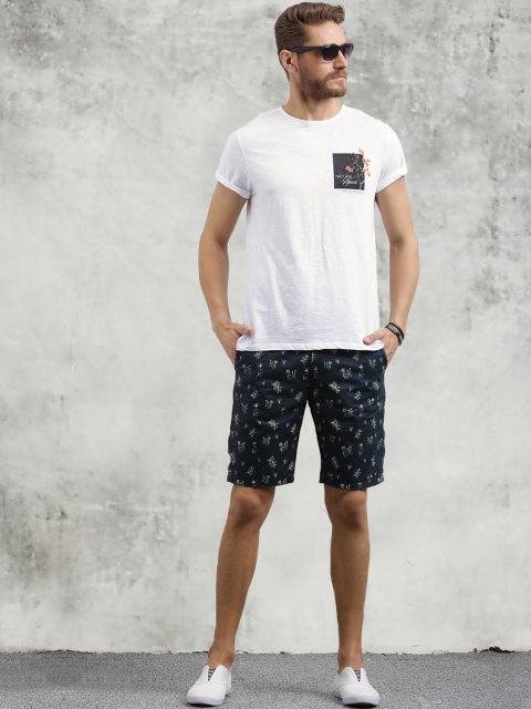 

Breakbounce Men White Solid Round Neck T-shirt