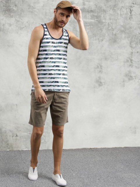 

Breakbounce Men White Printed Scoop Neck T-shirt