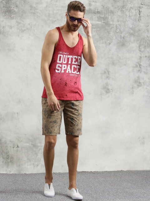 

Breakbounce Men Red Printed Scoop Neck T-shirt