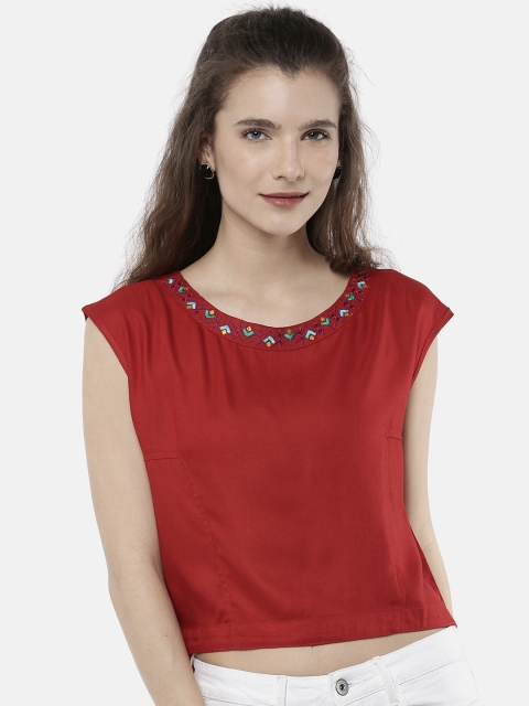 

Bronz Women Red Solid Crop Top