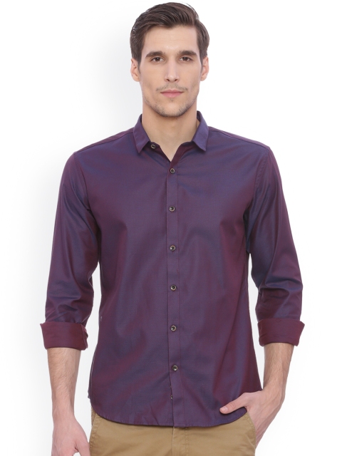 

V Dot Men Purple Slim Fit Solid Casual Shirt