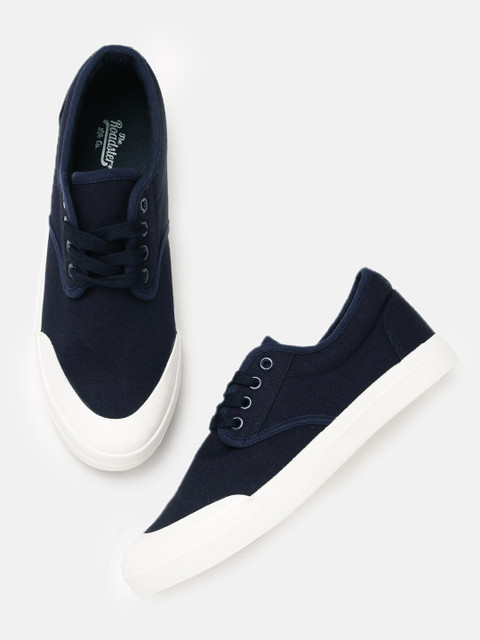

Roadster Men Navy Blue Sneakers