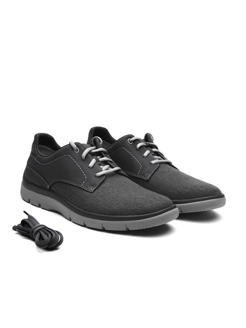 

Clarks Men Black Derbys
