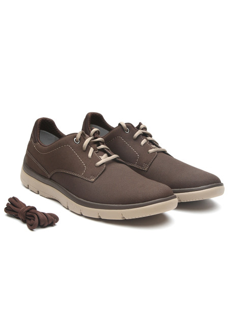 

Clarks Men Brown Derbys