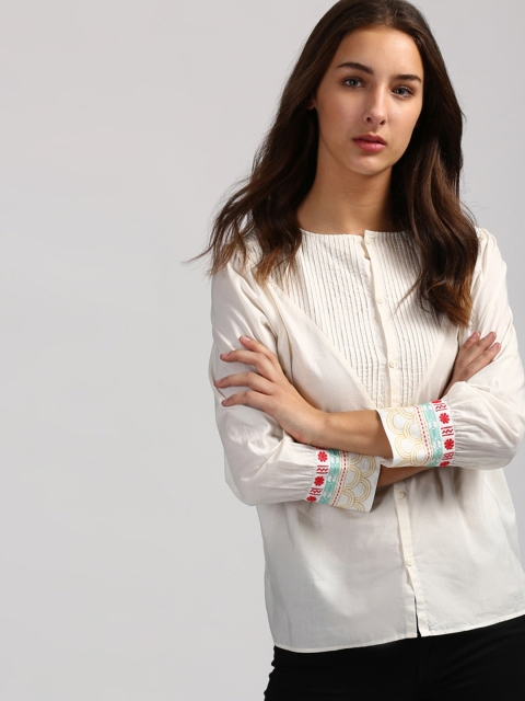 

Levis Women White Solid Pure Cotton Top