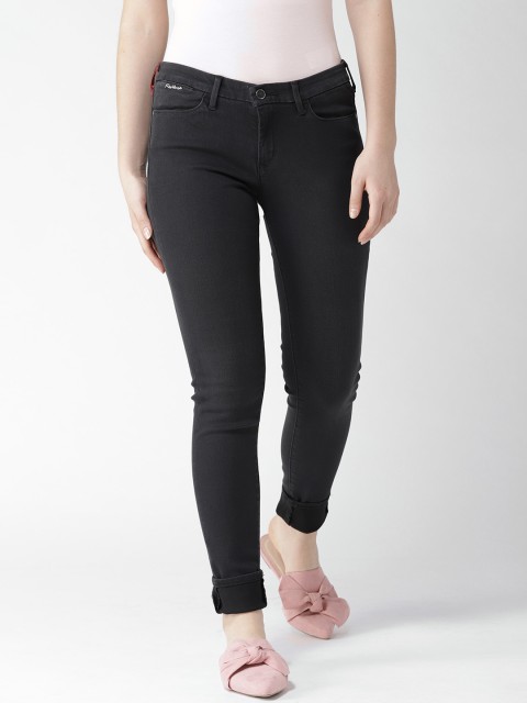 

Levis Women Black Skinny Fit Mid-Rise Clean Look Stretchable Jeans 711