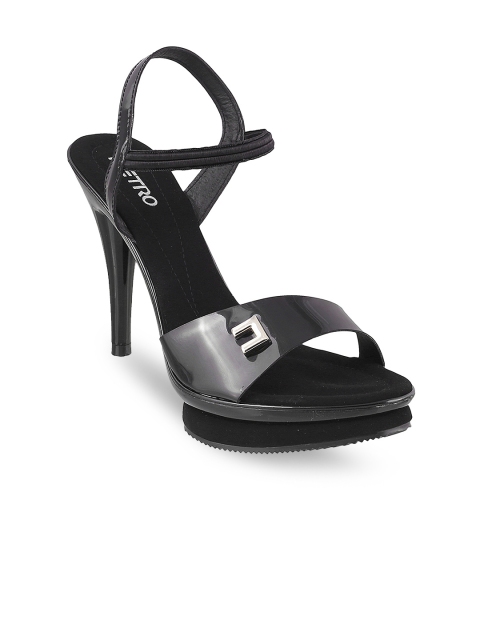 

Metro Women Black Solid Sandals