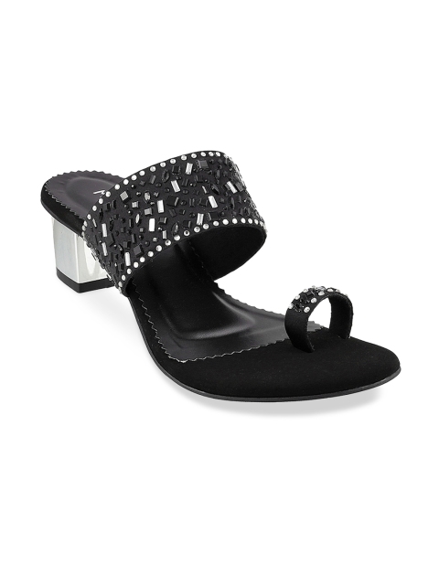 

Metro Women Black Solid Sandals