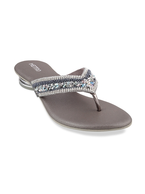 

Metro Women Grey Solid Sandals