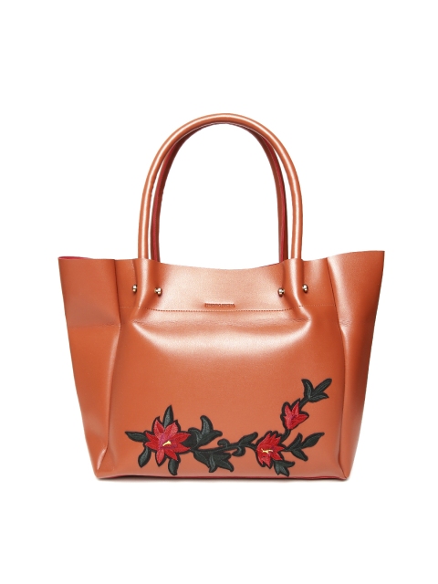 

Kanvas Katha Tan Brown Applique Detail Shoulder Bag