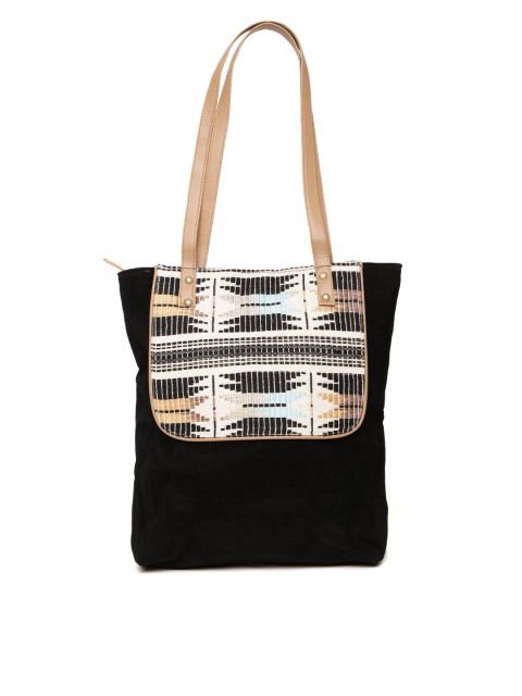 

Kanvas Katha Black Solid Shoulder Bag