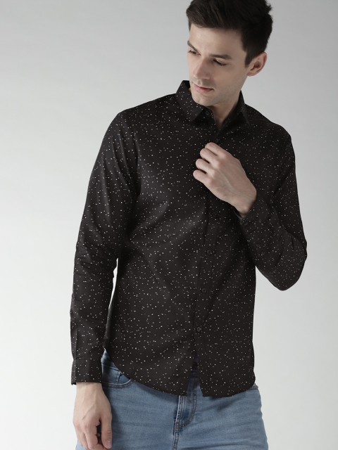 

Levis Men Black Regular Fit Printed Casual Shirt