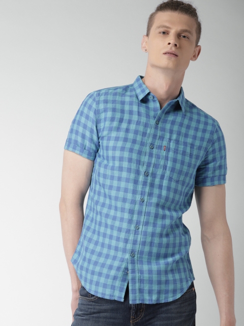 

Levis Men Blue Regular Fit Checked Casual Shirt