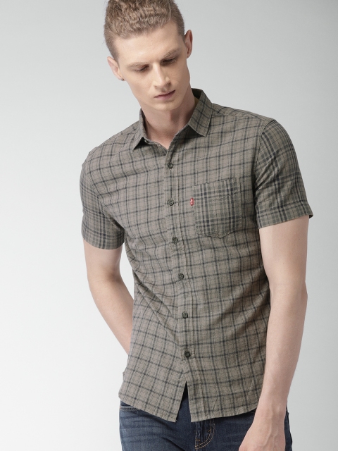 

Levis Men Grey & Navy Regular Fit Checked Casual Shirt