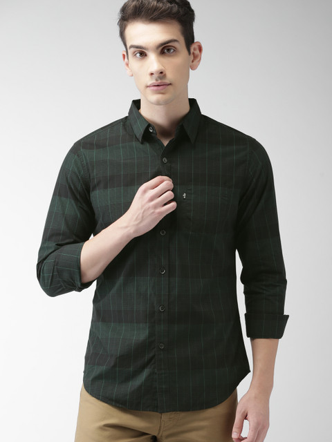 

Levis Men Black & Green Regular Fit Checked Casual Shirt