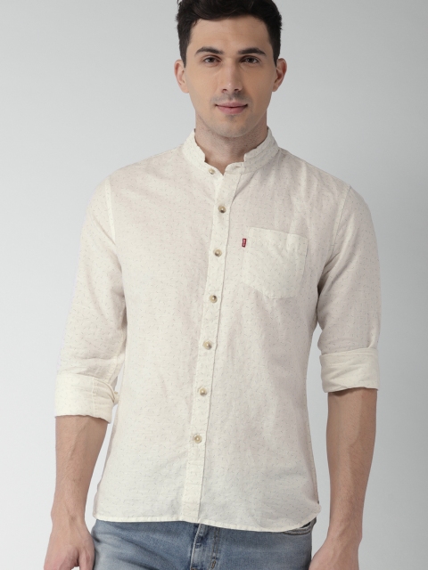 

Levis Men Off-White Slim Fit Solid Casual Shirt