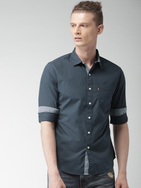 

Levis Men Blue Slim Fit Solid Casual Shirt