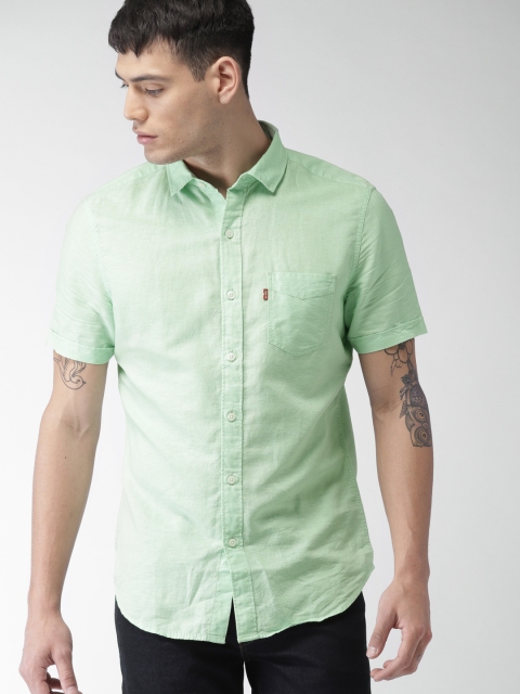 

Levis Men Green Slim Fit Solid Casual Shirt