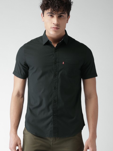

Levis Men Black Slim Fit Solid Casual Shirt