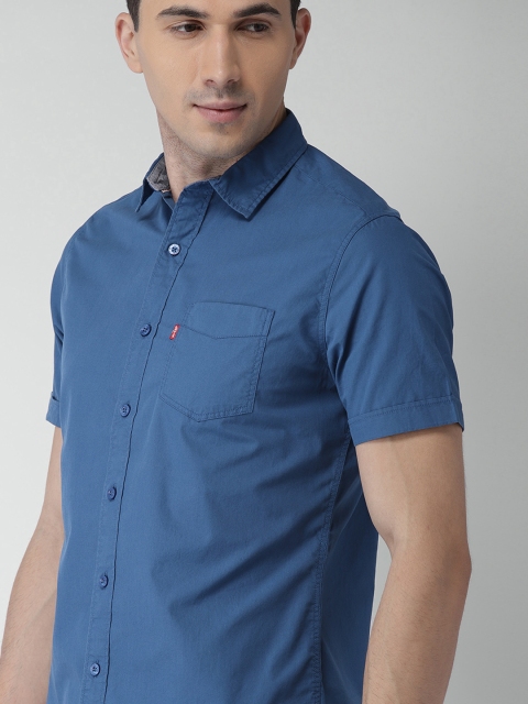 

Levis Men Blue Regular Fit Solid Casual Shirt