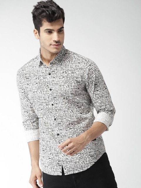 

Levis Men Off-White & Black Regular Fit Printed Casual Shirt