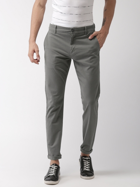

Levis Men Grey Solid Chinos