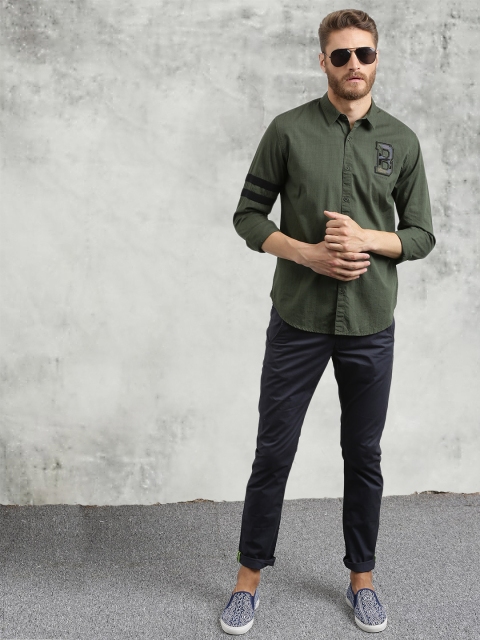 

Breakbounce Men Olive Green Slim Fit Solid Casual Shirt