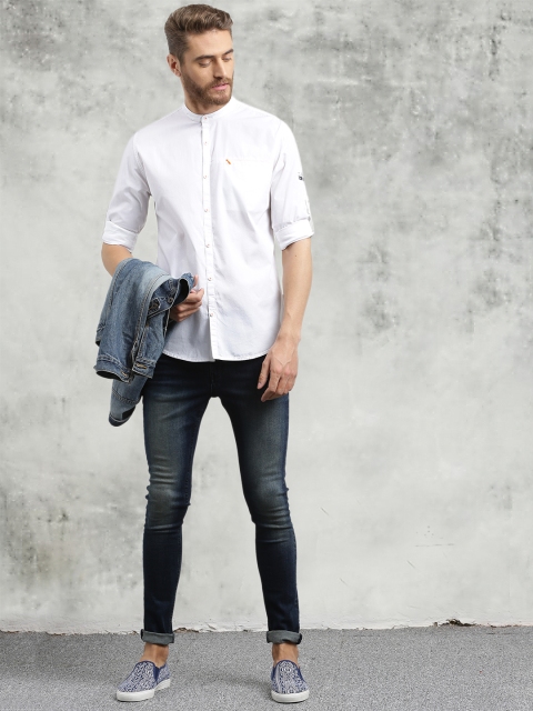 

Breakbounce Men White Slim Fit Solid Casual Shirt