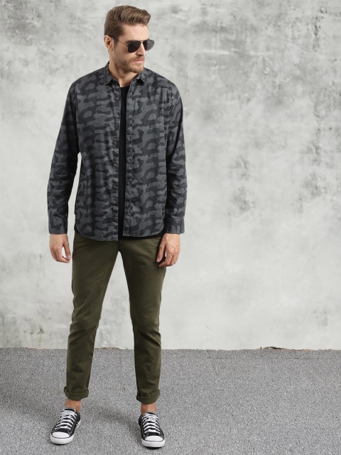 

Breakbounce Men Grey Slim Fit Printed Casual Shirt