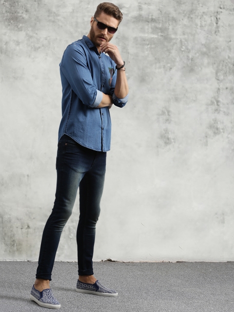 

Breakbounce Men Blue Slim Fit Printed Casual Shirt