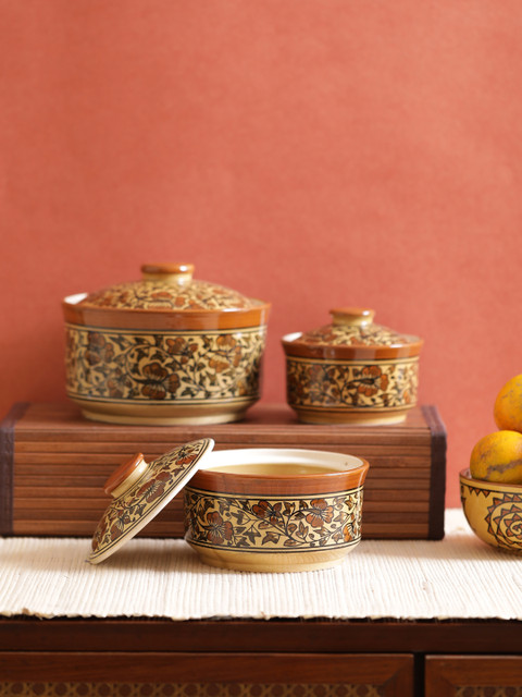 

VarEesha Brown Set of 3 Hand Made Brown flowers Stoneware Bowls with Lids