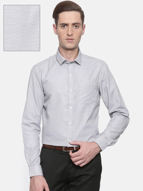 

Excalibur Men Black & Off-White Slim Fit Striped Formal Shirt