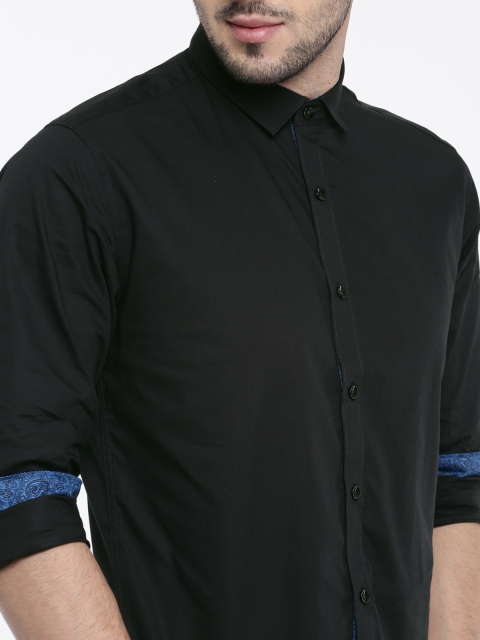 

V Dot Men Black Slim Fit Solid Casual Shirt