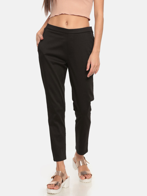 

Go Colors Women Black Smart Tapered Fit Cropped Solid Trousers