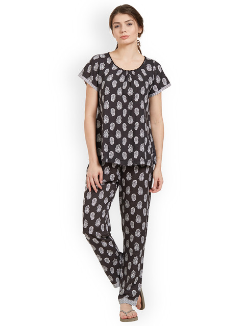 

Soie Women Charcoal & Off-White Printed Night suit