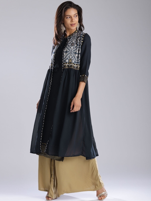 

W Women Navy Solid Layered Kurta, Navy blue