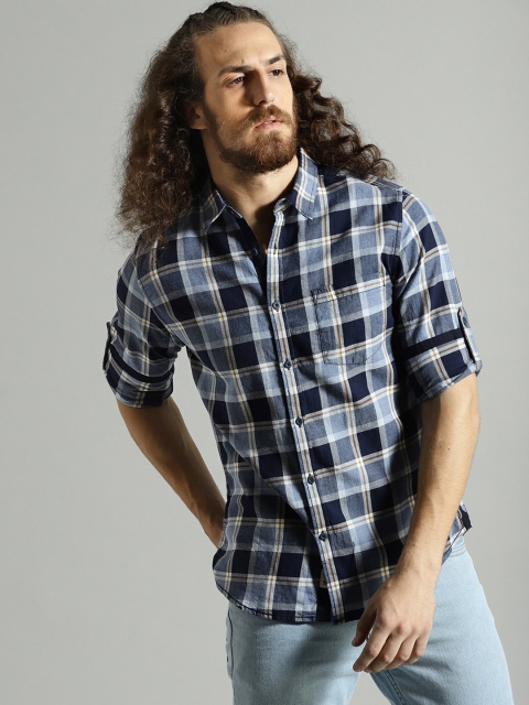 

Roadster Men Blue Regular Fit Checked Casual Shirt