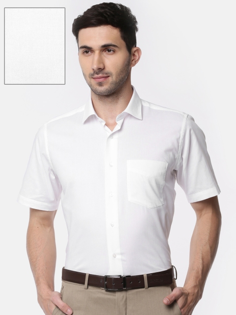 

Van Heusen Men White Custom Fit Solid Formal Shirt